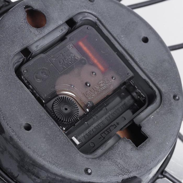 Часы настенные, серия: Ажур, "Чёрные лепестки", плавный ход, d-15 см, 47 х 47 см