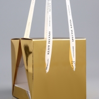 Коробка под бенто-торт с ленточками, золотая , 15,5 х 15,5 х 16 см