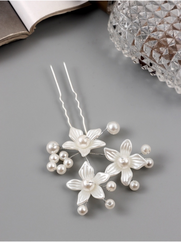 Шпилька для волос "Эмилия" цветы шарики, 8х6,5 см, белый