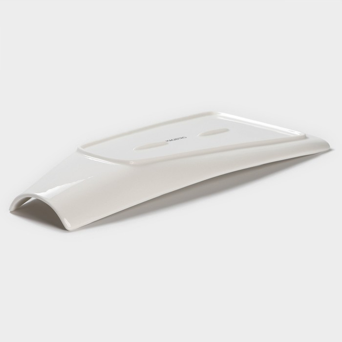 Блюдо фарфоровое Magistro &laquo;Бланш&raquo;, 30&times;14&times;4,5 см, цвет белый