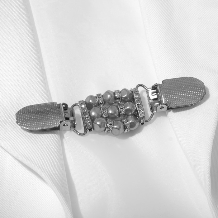 Зажим для кардигана &laquo;Грация&raquo;, цвет бело-серый в серебре