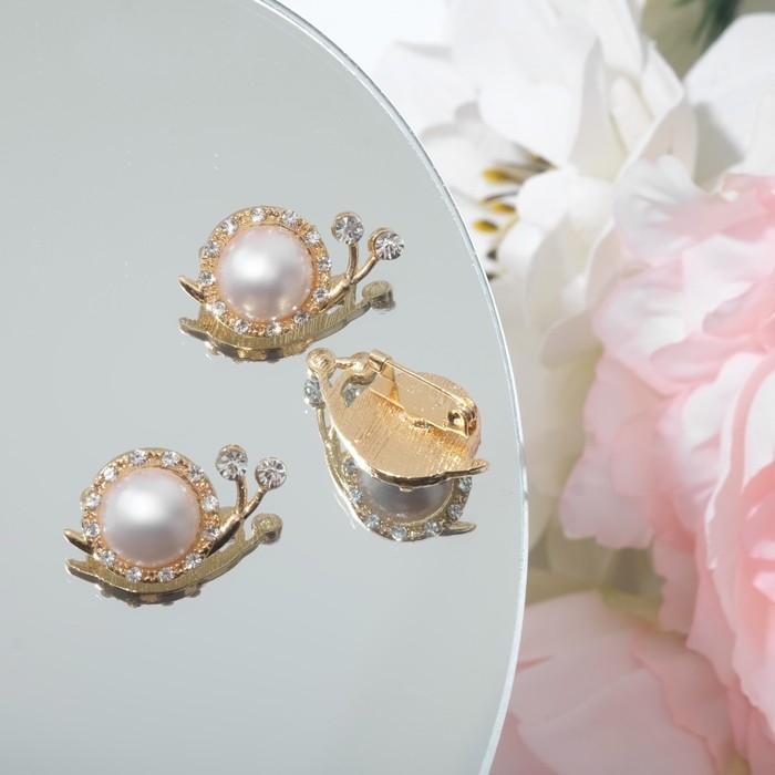 Брошь &laquo;Улиточка&raquo; с жемчужиной, цвет белый в золоте (неделимая фасовка 12 шт., цена за шт.)
