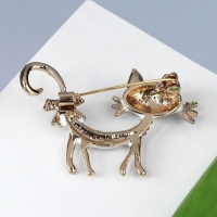 Брошь &laquo;Кошка&raquo; кокетливая с бантом, цвет белый в кофейном золоте