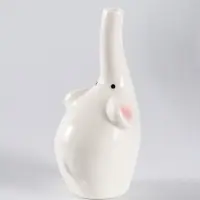 Ваза настольная керамика "Слоник" 15,5х7 см, белый