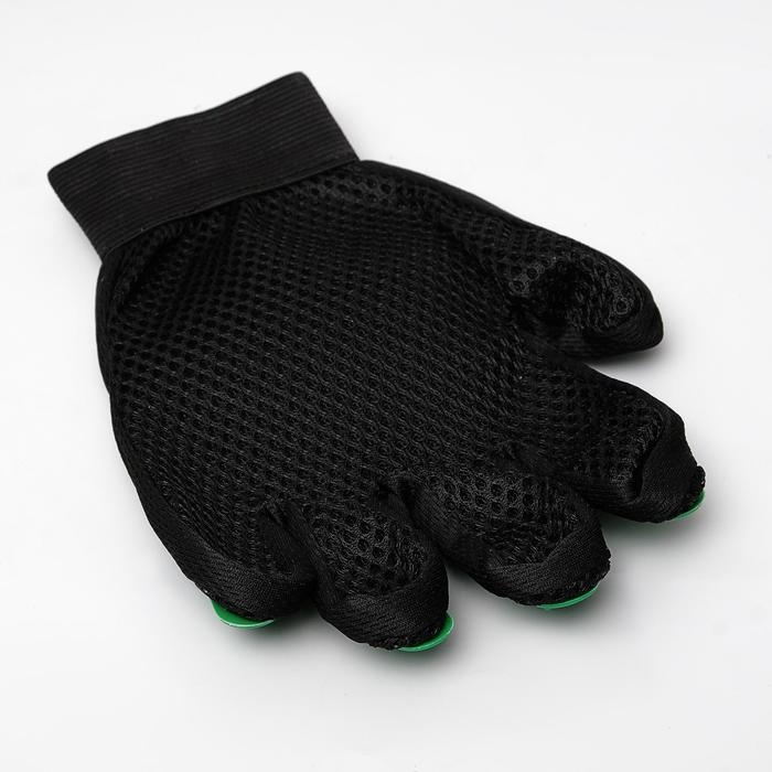 Перчатка - щетка для шерсти на правую руку с удлиненными зубчиками, зелёная