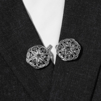 Зажим для кардигана &laquo;Цветы&raquo;, цвет чёрно-серый в чернёном серебре