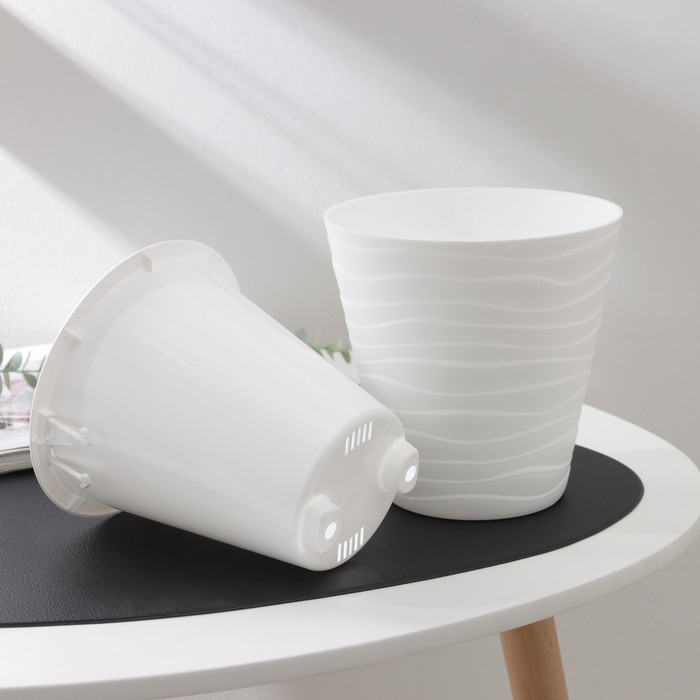 Кашпо для цветов со вставкой &laquo;Валенсия&raquo;, 2 л, цвет белый