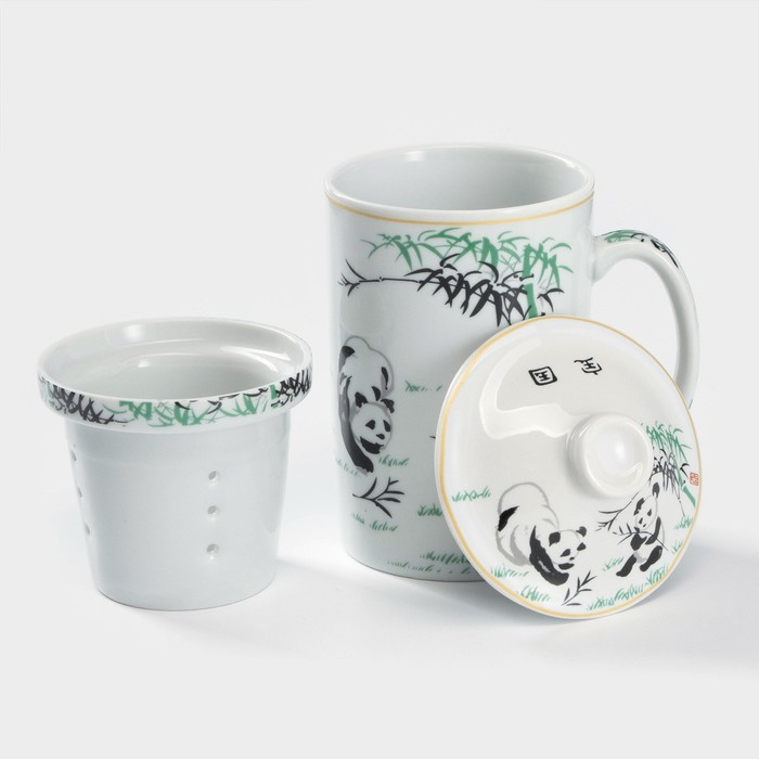 Кружка керамическая с крышкой и ситом &laquo;Панды&raquo;, 300 мл, цвет белый