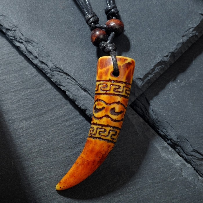 Кулон унисекс &laquo;Клык&raquo;, цвет коричнево-чёрный на чёрном шнурке, 40-80 см