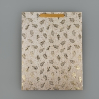 Пакет подарочный новогодний ламинированный &laquo;Шишки&raquo;, тиснение, L 31 х 40 х 11.5 см, Новый год