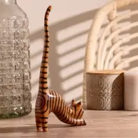 Сувенир дерево "Кошка полосатая под кольца" 12х4х25 см