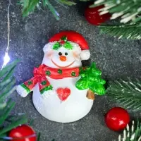 Новогодний магнит "Снеговик с ёлочкой" 5х5,5х1,5см