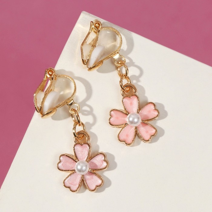 Серьги-клипсы детские &laquo;Выбражулька&raquo; цветочек с жемчужиной, цвет бело-персиковый в золоте