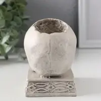 Подсвечник &laquo;Череп на пьедестале&raquo;, 10&times;7&times;10.5 см, серый