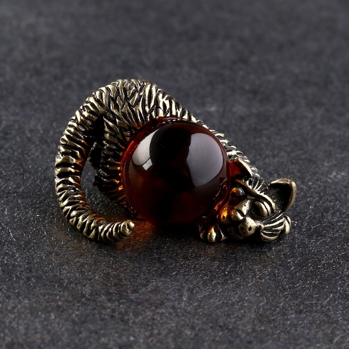 Сувенир "Кот с мячом", латунь, янтарь