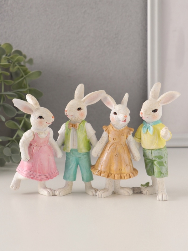 Сувенир полистоун "Нарядные кролики - праздничный хоровод" 16,5х6,5х11 см