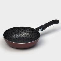 Сковорода &laquo;Хозяюшка&raquo;, d=16 см, пластиковая ручка, антипригарное покрытие, цвет бордовый