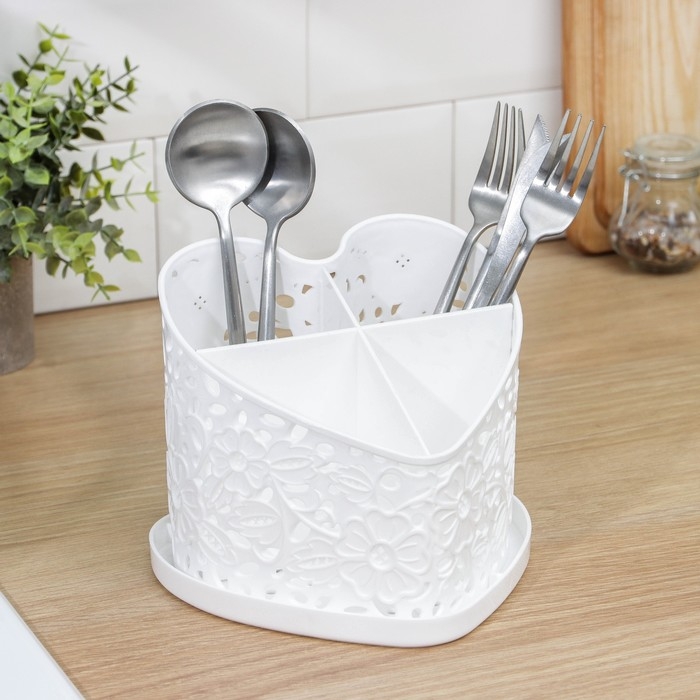 Подставка под столовые приборы &laquo;Сердце&raquo;, 17&times;18,5&times;15,5 см, цвет белый