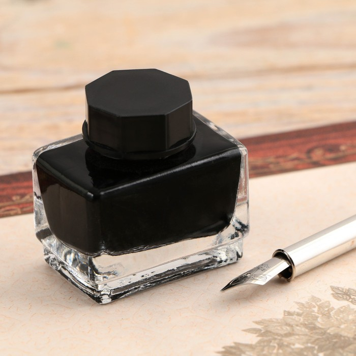 Родословная книга в шкатулке с пером и чернильницей &laquo;Древо&raquo;, 56 листов, 26 х 24 х 7 см.