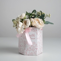 Переноска для цветов складная шестигранник &laquo;With love&raquo;, 17 х 14,8 х 19,5 см