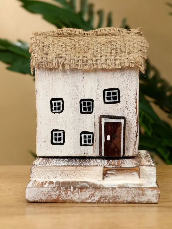 Сувенир "Дом" дерево Албезия 9х11х11 см, цв. белый