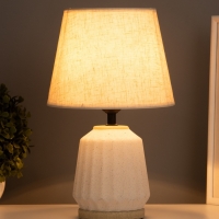 Лампа настольная "Грани" 1х40Вт Е27 белый 20х20х31см МОДЕЛЬ: