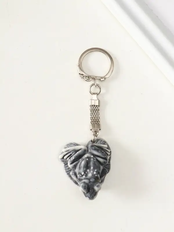 Брелок "Лягушка на листе маленькая" 2 см