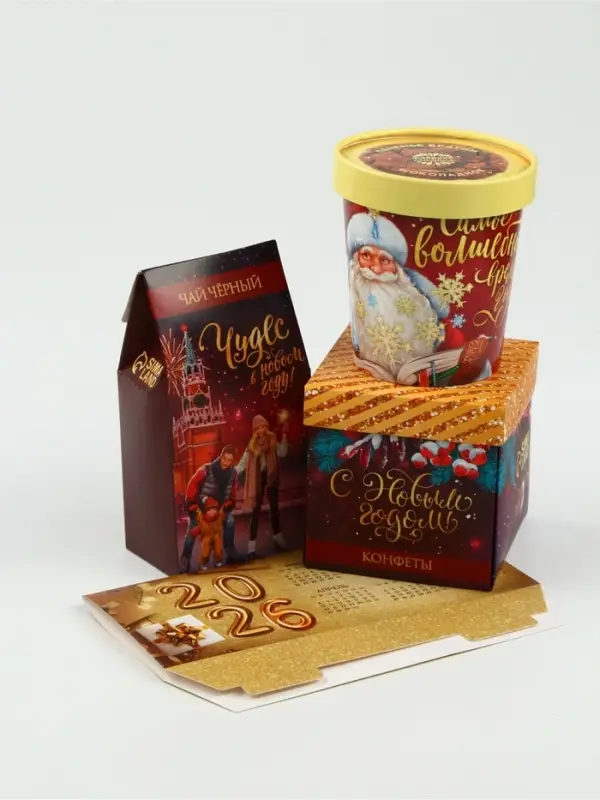 Подарочный набор &laquo;Сказочного года&raquo;: чай (50 г), конфеты (110 г), печенье брауни (120 г)