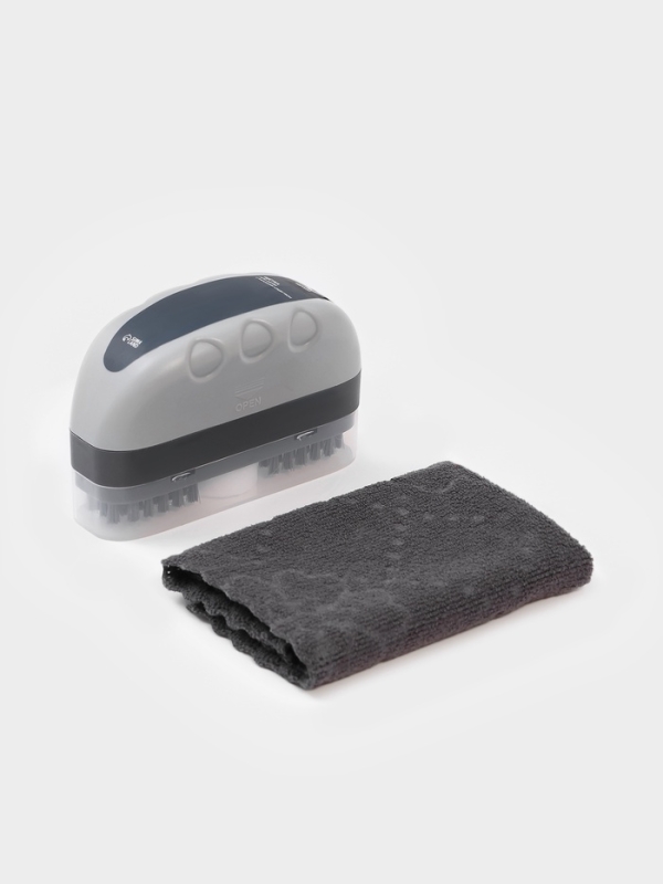 Щётка для обуви с моющим средством Raccoon, салфетка в комплекте, картонная коробка