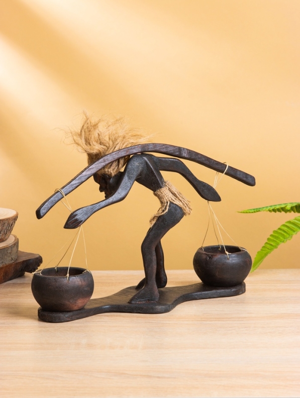 Сувенир &laquo;Абориген водонос&raquo;, 31&times;9&times;20 +/- 1 см, дерево