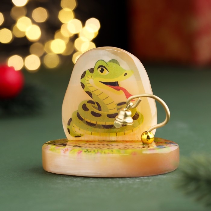 Новый год. Сувенир "Уюта и радости в дом! 2025", с колокольчиком, селенит, 6х6х4,5 см