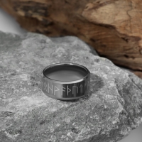 Кольцо &laquo;Вальхалла&raquo; с рунами, цвет белый в серебре, 17 размер