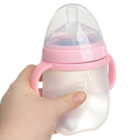 Бутылочка для кормления M&B, ШГ &Oslash;70мм, от 6 мес, 250мл., с ручками, силиконовая колба, цвет розовый