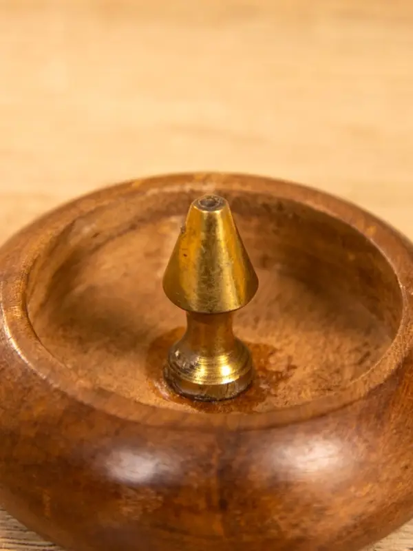 Подставка под благовония 7х7х4,6 см, дерево шишам