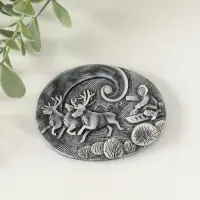 Магнит "Погонщик оленей на фоне северного сияния (барельеф)" 6 см