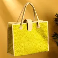 Сумка плетёная на застёжке из пандана 41х16х50 см, жёлто-белый