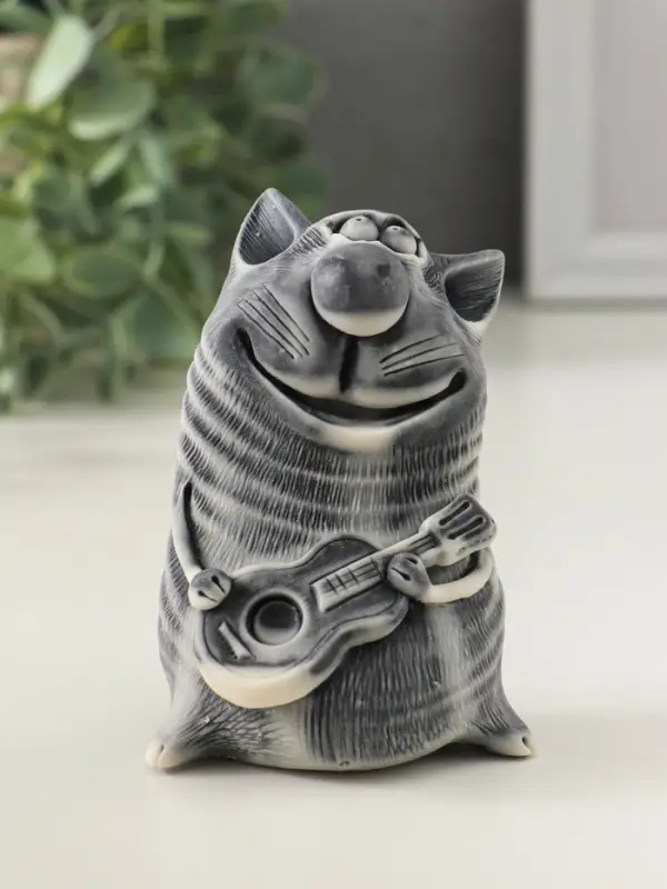 Сувенир "Кот с гитарой" 9 см
