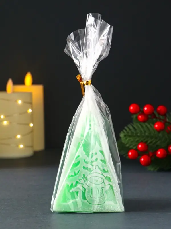 Свеча новогодняя пирамида "Снеговик" 60х120 мм, зелёный