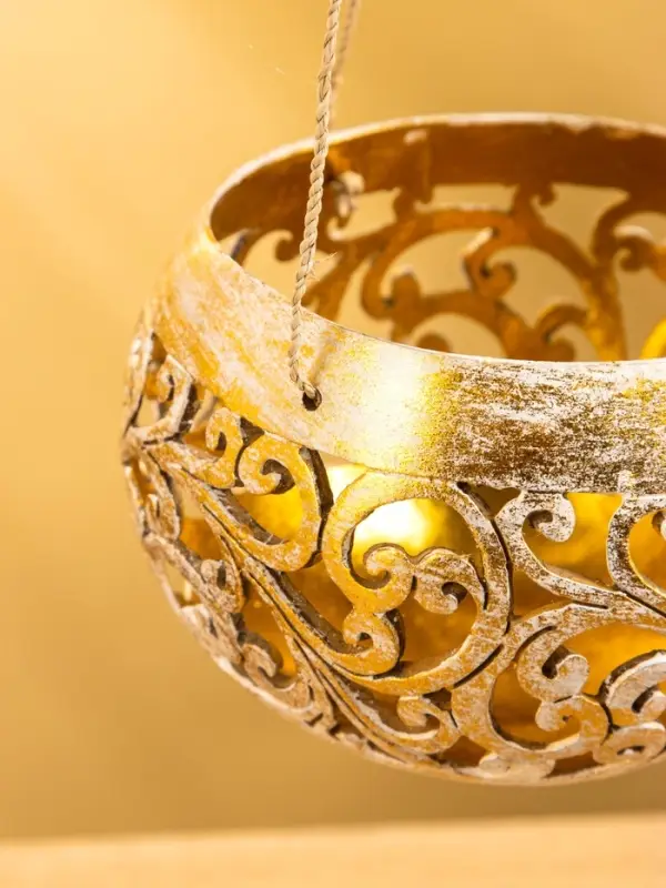 Подсвечник подвесной из кокоса, 14&times;14&times;10 см, бело-золотой