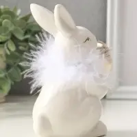 Сувенир керамика, пух "Зайка с золотым пасхальным яичком" белый 8х10,5х14 см