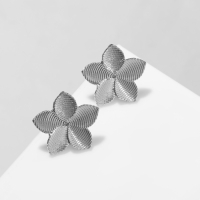 Клипсы &laquo;Лёгкость&raquo; цветок, цвет серебро