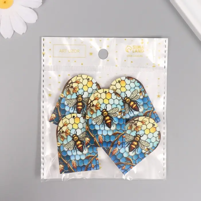 Декор для творчества дерево "Пчела и соты. Витраж" 4,4х3х0,3 см
