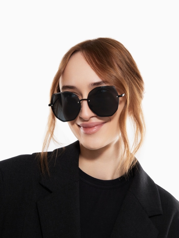 Очки солнцезащитные uv 400, дужка 14.7 см, ширина 13.8 см, линза 5.7&times;6 см