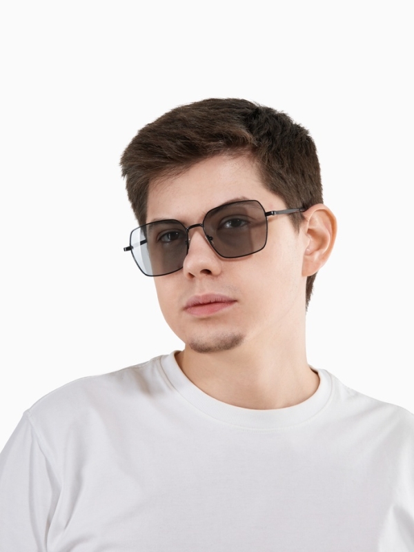 Очки солнцезащитные фотохромные, uv 400, дужка 13.5 см, ширина 12.7 см, линза 5 х 5.5 см