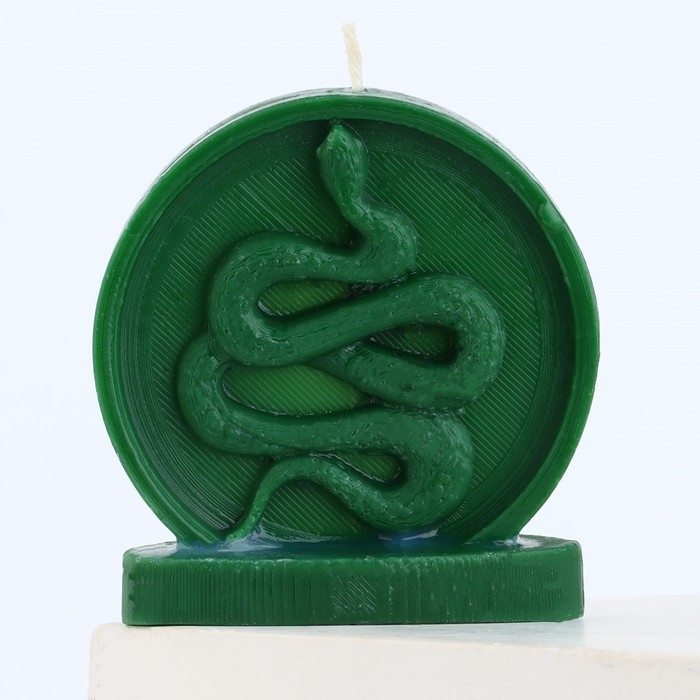 Новогодняя свеча интерьерная &laquo;Новый год: Змея в кругу&raquo;, зелёная, 66 х 69 х 27
