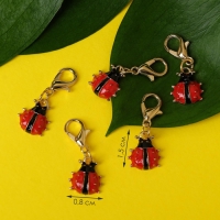 Шармик &laquo;Божья коровка&raquo;, цвет красно-чёрный в золоте