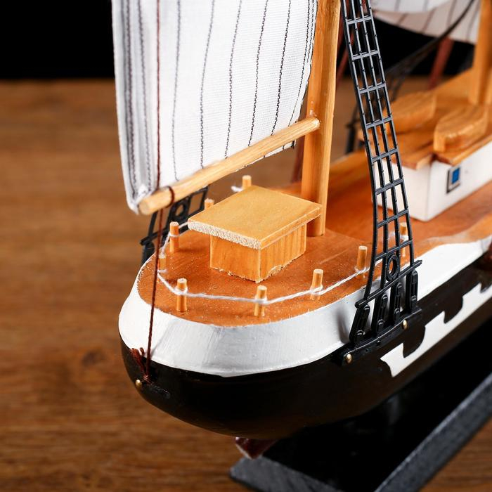Корабль сувенирный большой &laquo;Рион&raquo;, борта сине/чёрные, паруса бежевые с полосами, 50х44х10 см