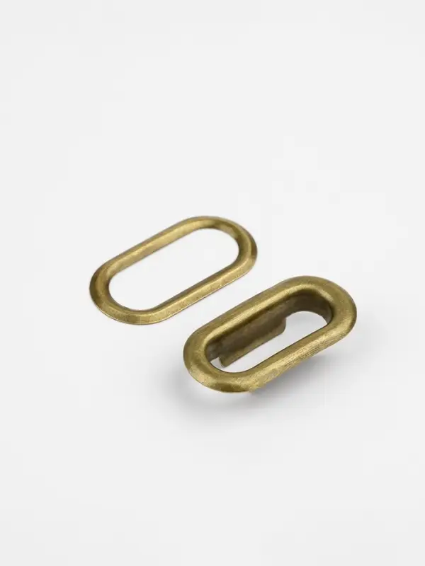 Застёжка для кепки, с люверсом, 2&times;2 см, цвет бронзовый