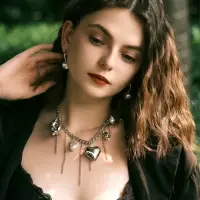 Колье "Многослойность" цепь с сердечком, цвет белый в серебре