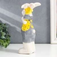 Сувенир керамика "Зайка на плечах у папы" жёлтый, 10х9,5х21 см